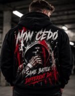 NON CEDO SAME BATTLE, DIFFERENT DAY – tył czarnej bluzy z biało-czerwoną grafiką